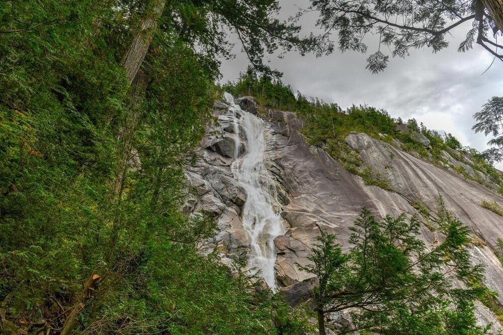 Shannon Falls in Shannon Falls Provincial Park has more than 60 climbing routes.