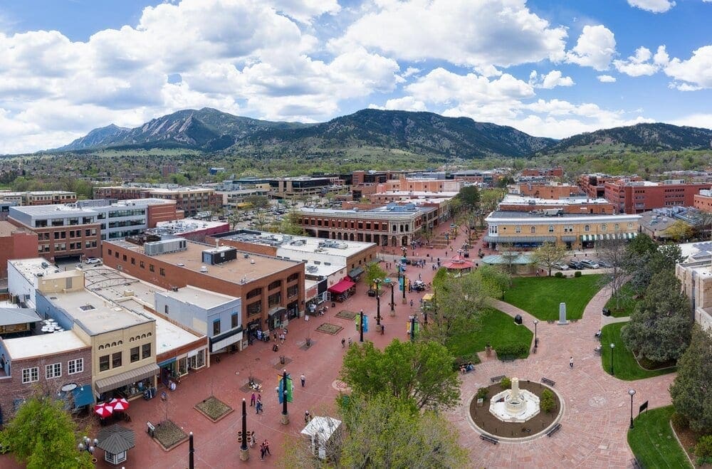 Surrounded by the stunning Flatiron Mountains and with the crystal clear Boulder Creek steps away, Downtown Boulder is filled with amazing shopping, dining and entertainment options – there is truly something for everyone to enjoy.
