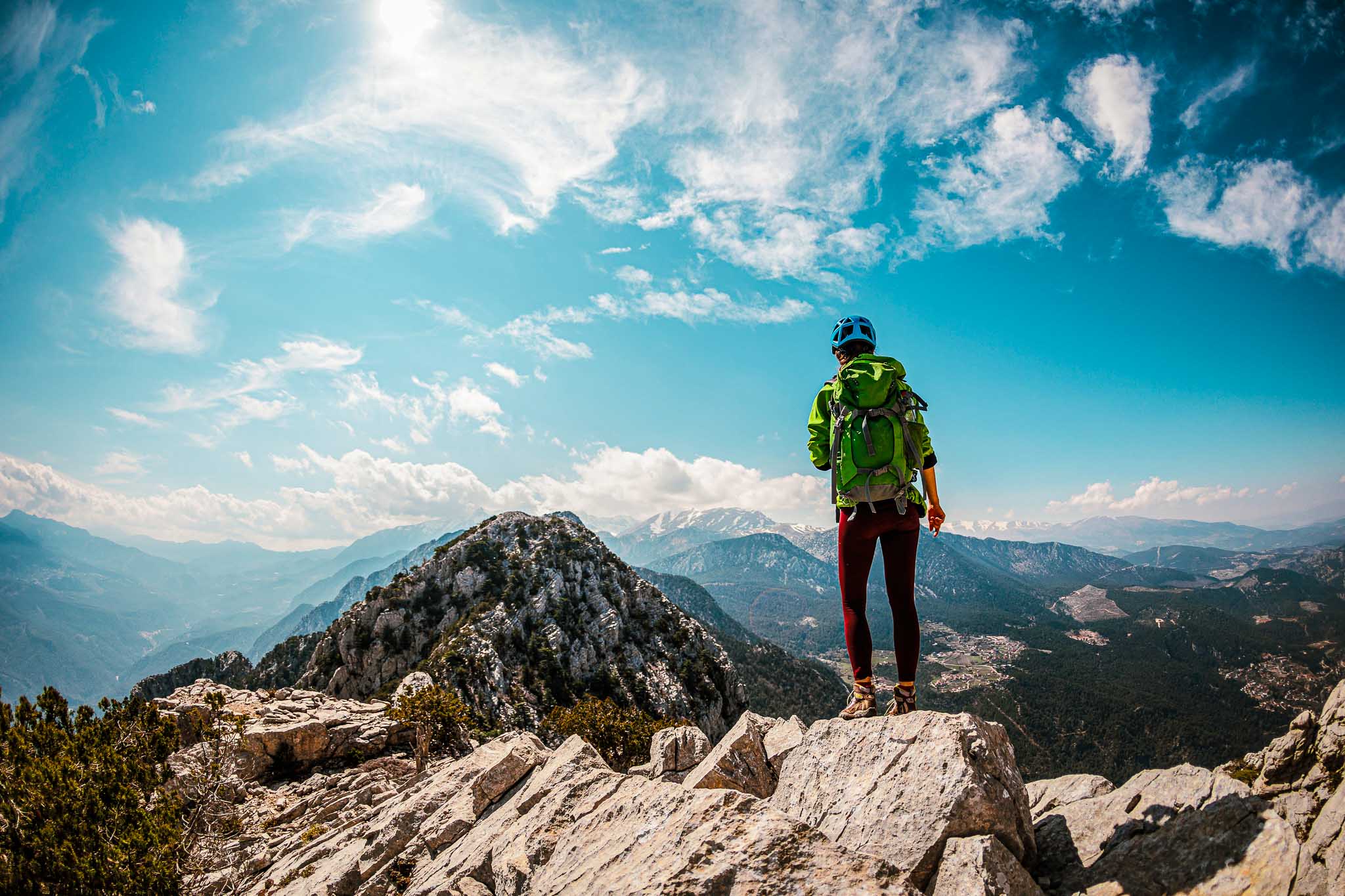 The 2024 Skyblue Guide to Day Hiking Essentials